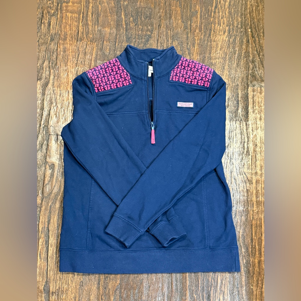 Women’s Pullover Top, With Pink Shoulders. Perfect For Golf!